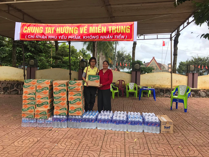 Ủng hộ đồng bào Miền Trung, Tây Nguyên bị thiệt hại do mưa lũ gây ra