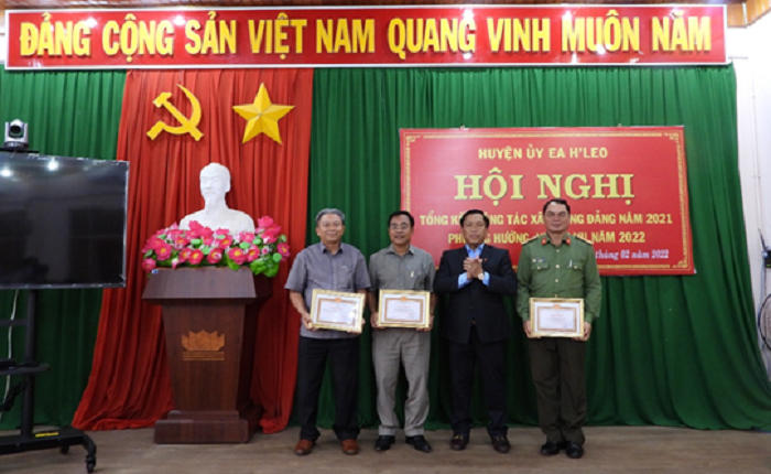 Huyen uy tong ket cong tac xay dung dang nam 2021 3