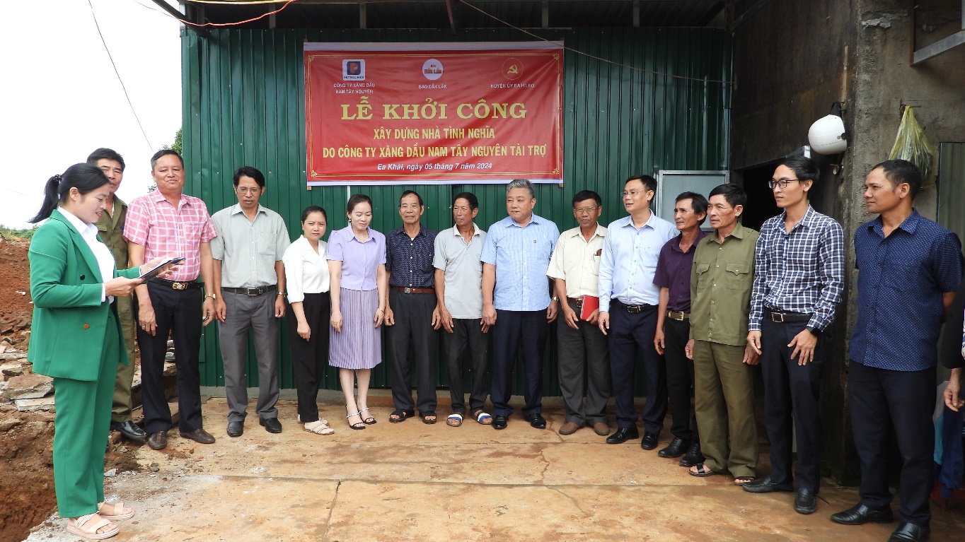 Khởi công xây dựng nhà tình nghĩa cho hộ khó khăn ở xã Ea Khal
