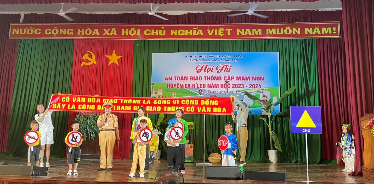 Hội thi An toàn giao thông cấp Mầm Non huyện Ea H’Leo năm học 2023 -2024