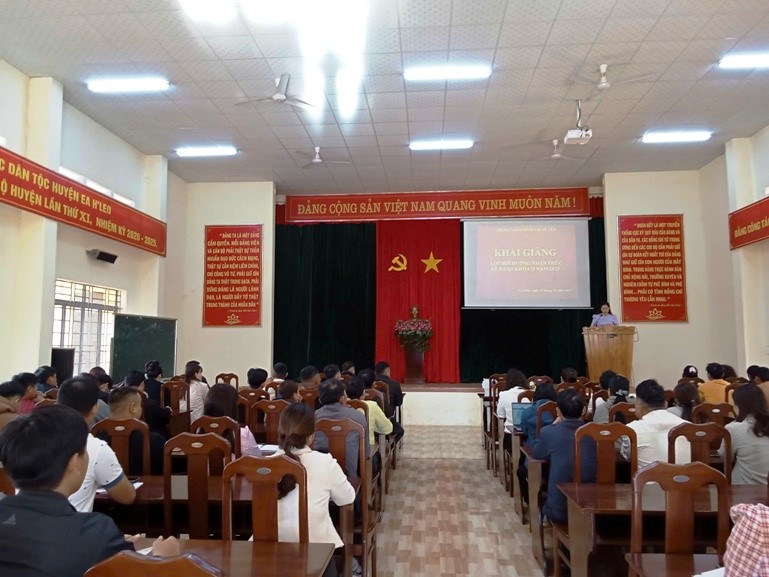 Khai giảng lớp Bồi dưỡng nhận thức về Đảng khóa II năm 2025