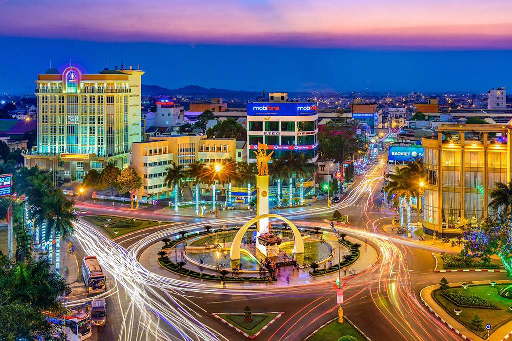 nga-6-buon-ma-thuot-guong-mat-thuong-hieu-cua-thanh-pho-vung-cao-1652170388