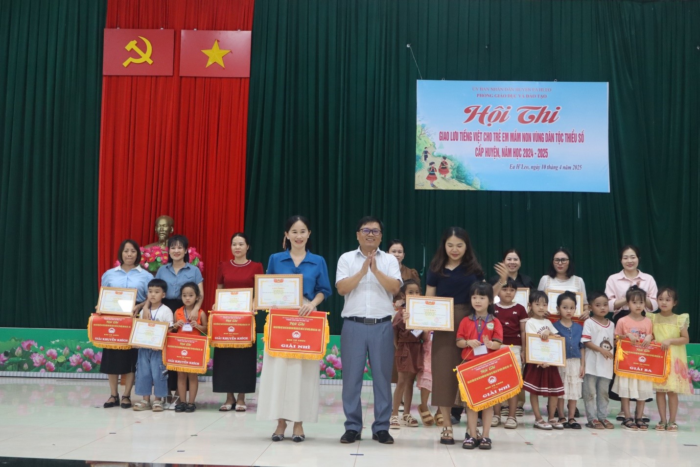 Hội thi giao lưu Tiếng việt cho trẻ mần non vùng dân tộc thiểu số cấp huyện năm học 2024-2025