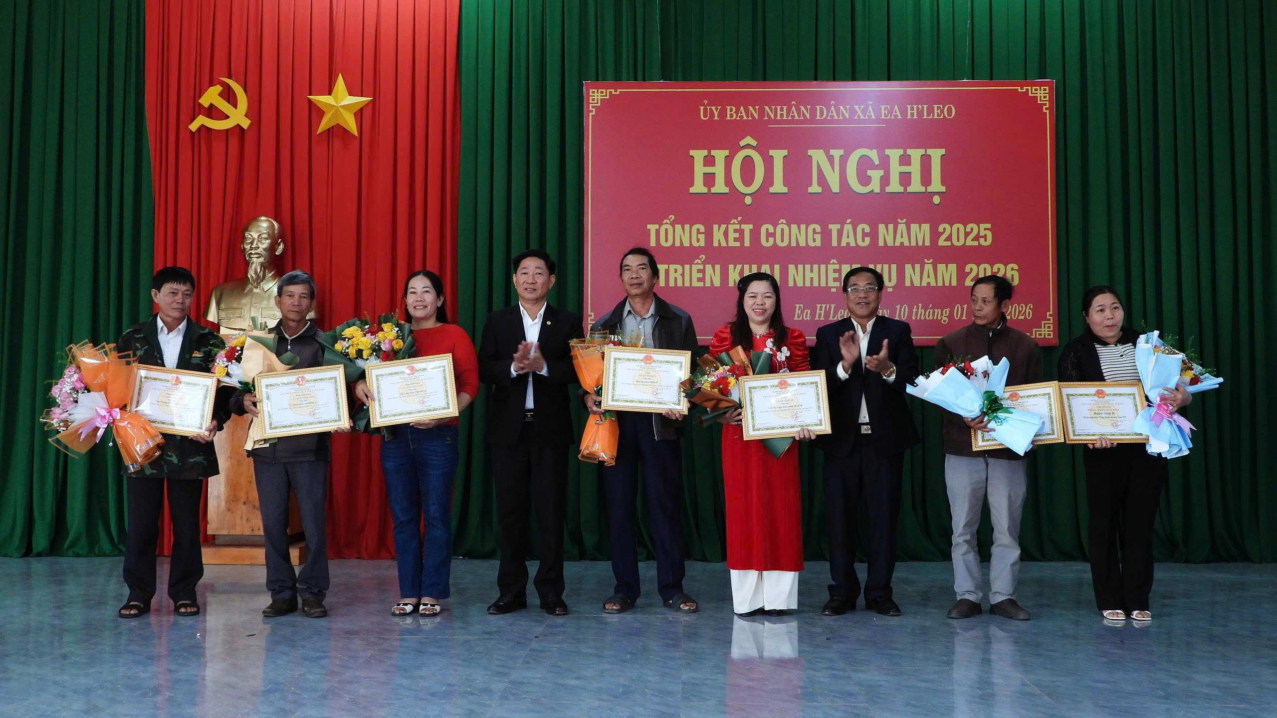 z7416149324528_f8892dffaea368c6e0e7f1d22048556a