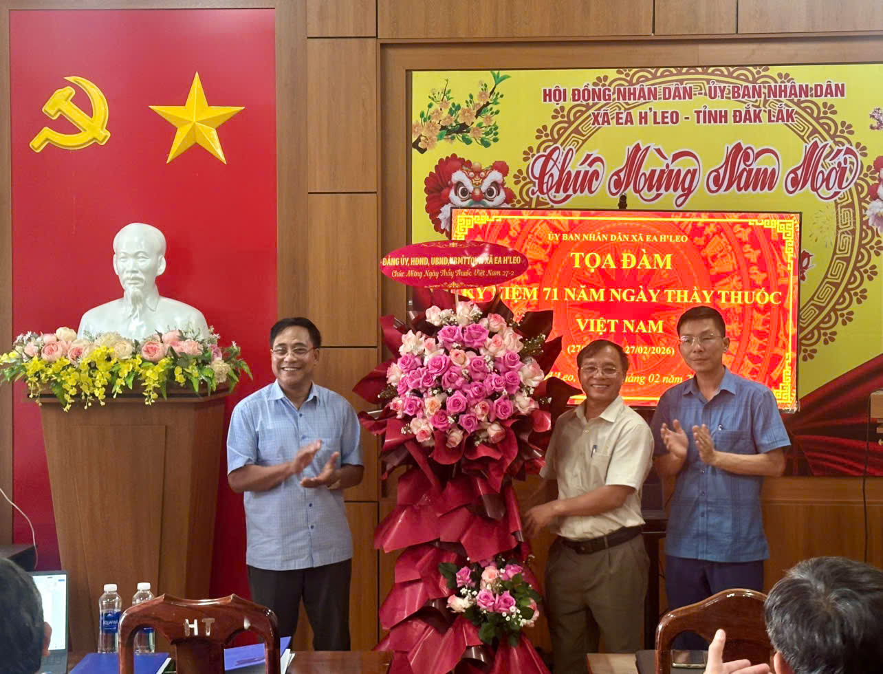 z7566755370973_fb85fc9f3bd45ee37812cfe7549df0a2