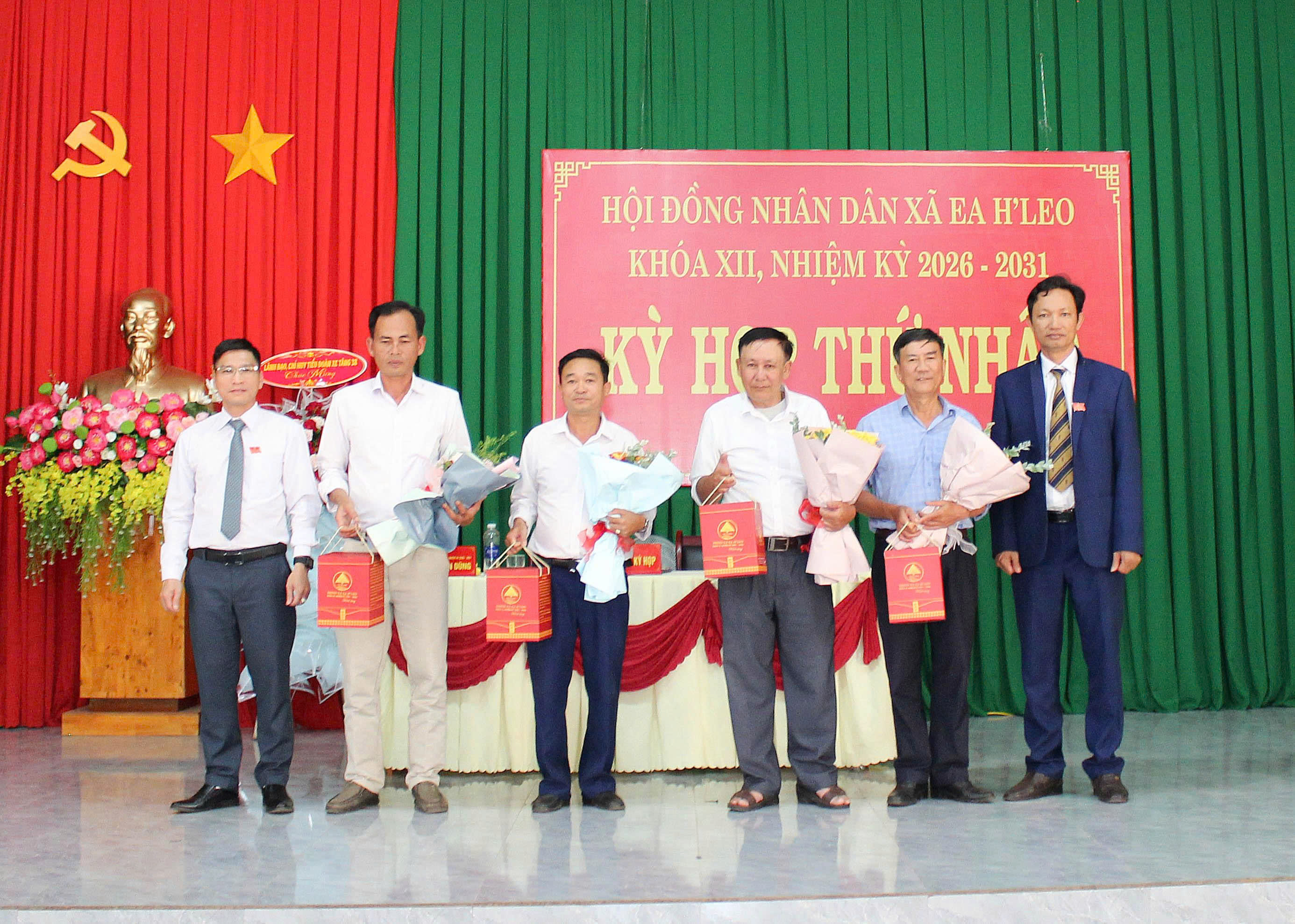 z7665498114080_c2ec1cbae4ef13aa0d24ede27a8e0f76